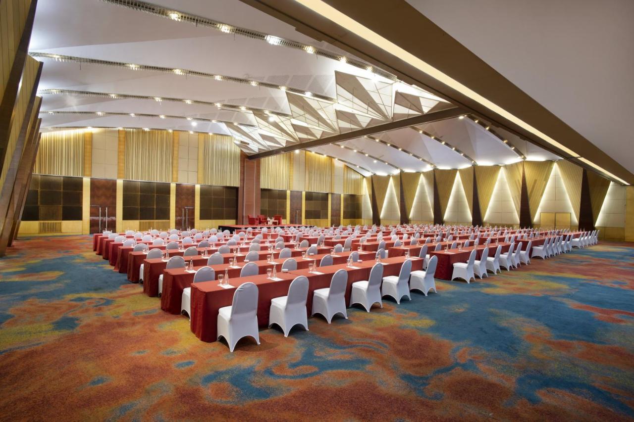 Hotel Ciputra Jakarta Managed By Swiss-Belhotel International Eksteriør billede