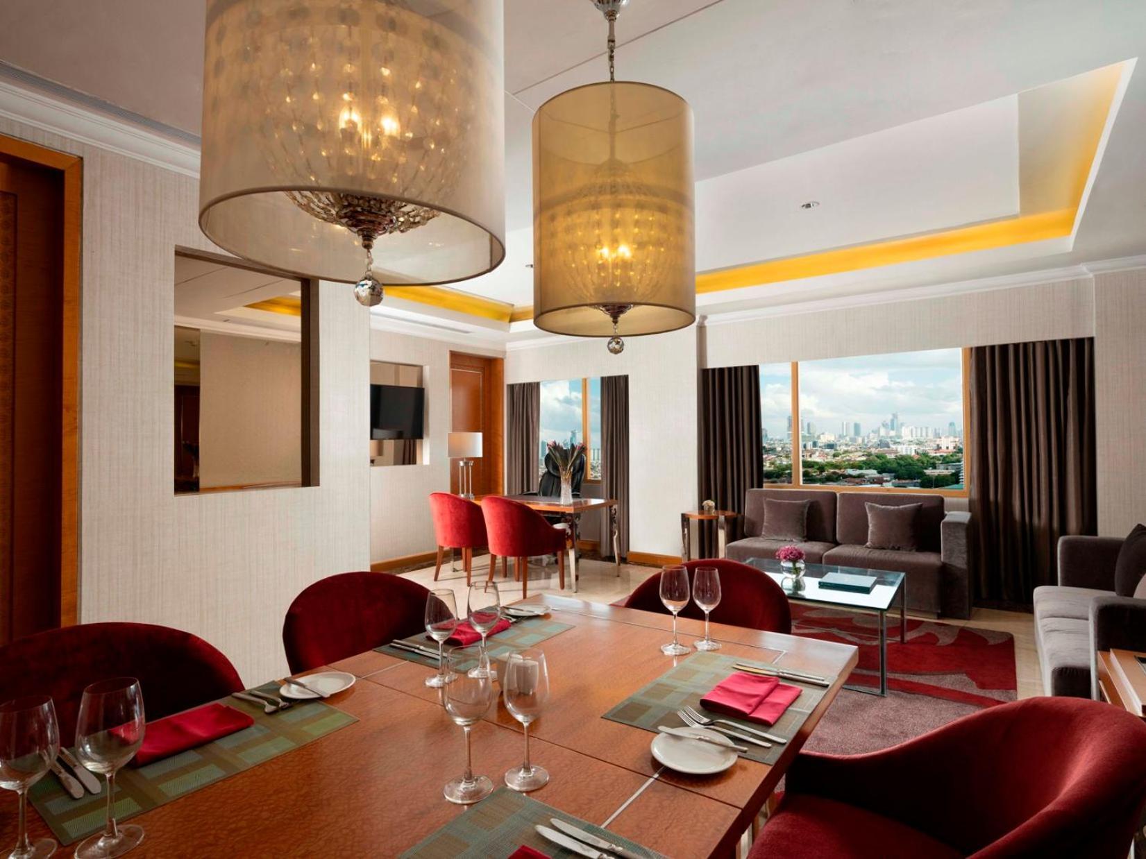 Hotel Ciputra Jakarta Managed By Swiss-Belhotel International Eksteriør billede