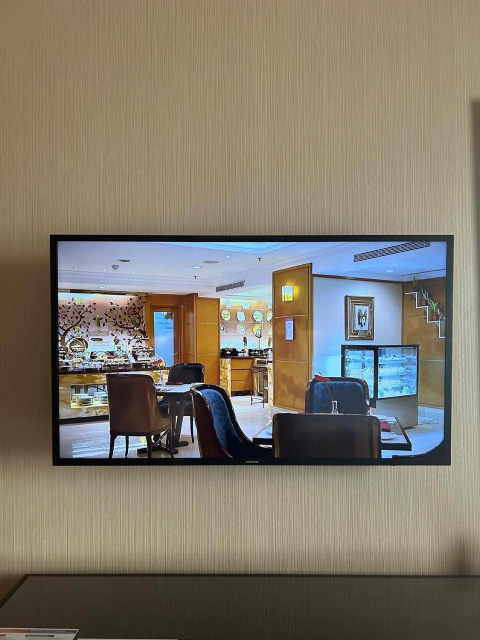 Hotel Ciputra Jakarta Managed By Swiss-Belhotel International Eksteriør billede